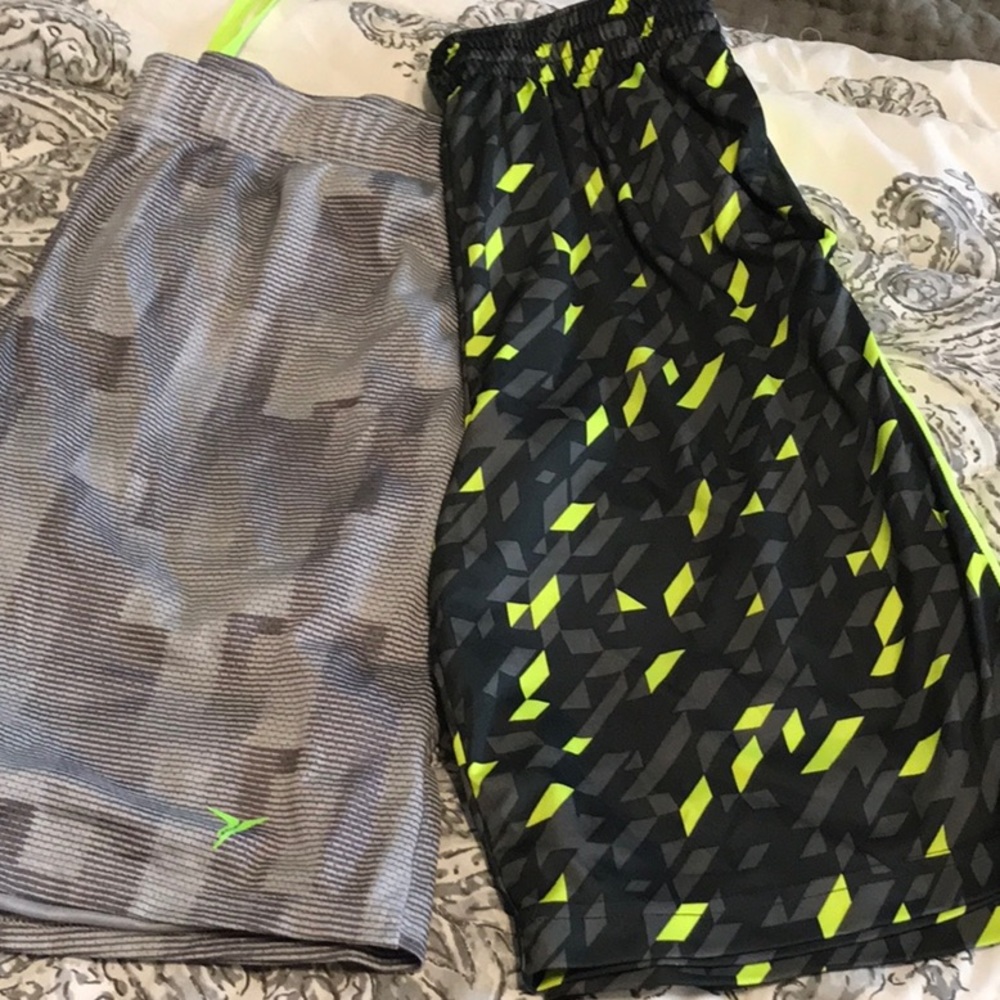 2-4-1 pairs of athletic shorts